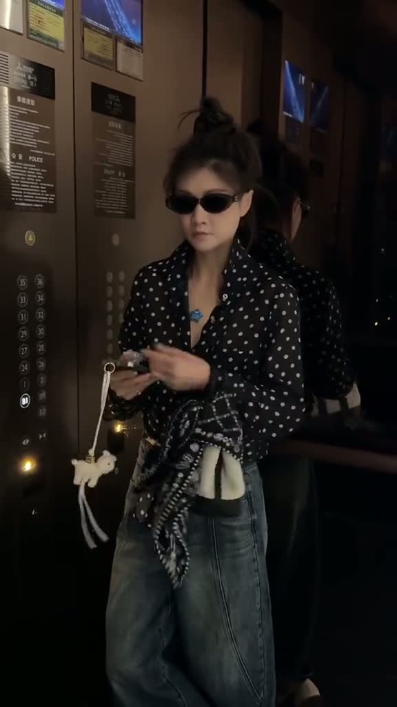 Bốn Chữ Lắm - Nắng trong mưa tìm nhau. Chờ một ngày yêu thương lả lơi