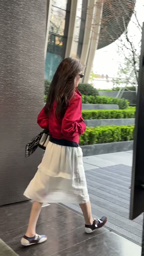 Snaptik.app_7482413334701296914